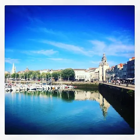 Le Cour Des Anglais, Hyper Centre, Marche La Rochelle (Charente-Maritime)