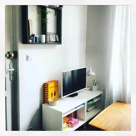 Le Cour Des Anglais, Hyper Centre, Marche * La Rochelle (Charente-Maritime)