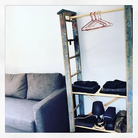 Le Cour Des Anglais, Hyper Centre, Marche La Rochelle (Charente-Maritime)